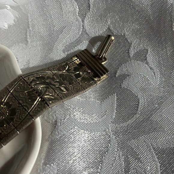 VINTAGE FLORAL ETCHED MESH BRACELET - Picture 4 of 7